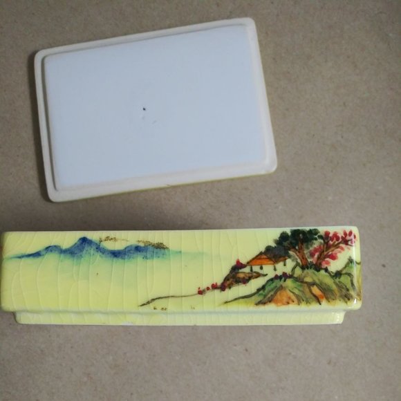 Vintage Hand Painted Made In Taiwan Trinket Box - Picture 4 of 7